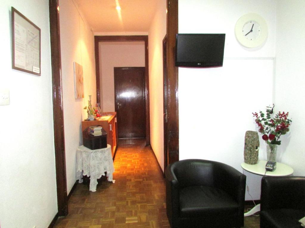 Hostal Lima Barcelona Bagian luar foto