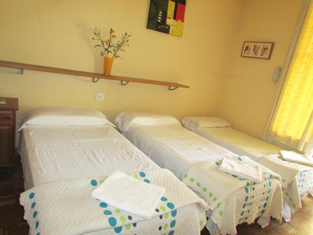 Hostal Lima Barcelona Bagian luar foto