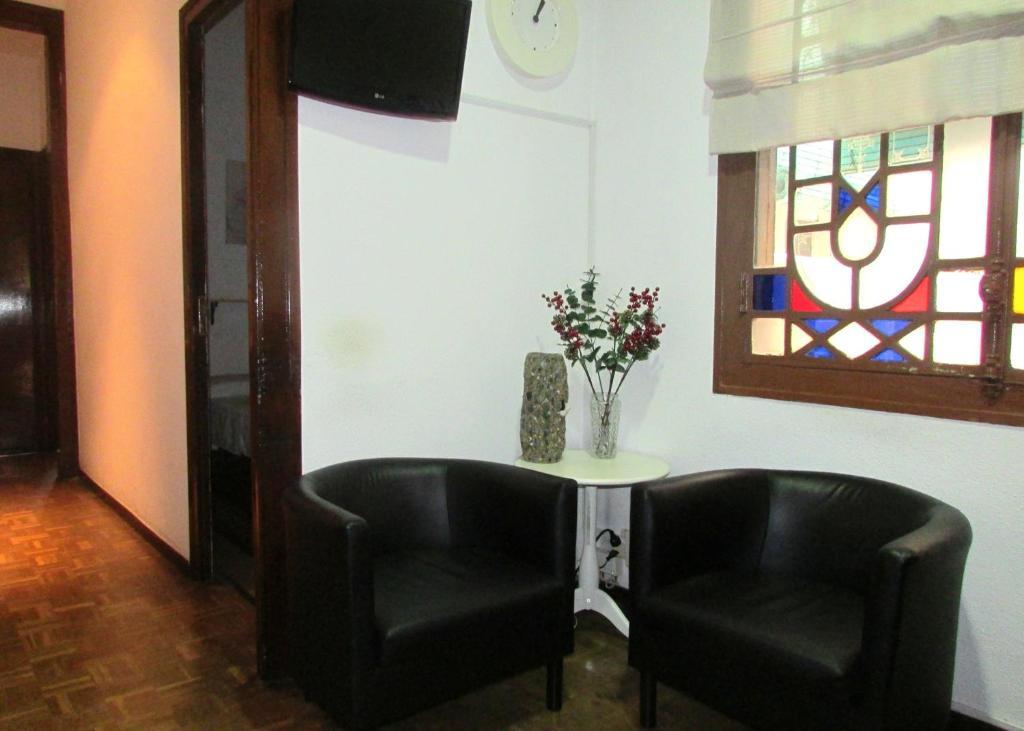 Hostal Lima Barcelona Bagian luar foto